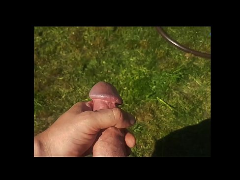❤️ Bidh hottie a 'faighinn a pussy pinc fucked agus cums le squirt ann an gàrradh samhraidh Bhidio gnè  aig gd.eviewporn.ru ﹏