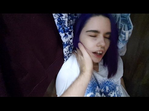 ❤️ Lorg mi mo sis anns a’ chlòsaid agus chuidich i cum Bhidio gnè  aig gd.eviewporn.ru ﹏